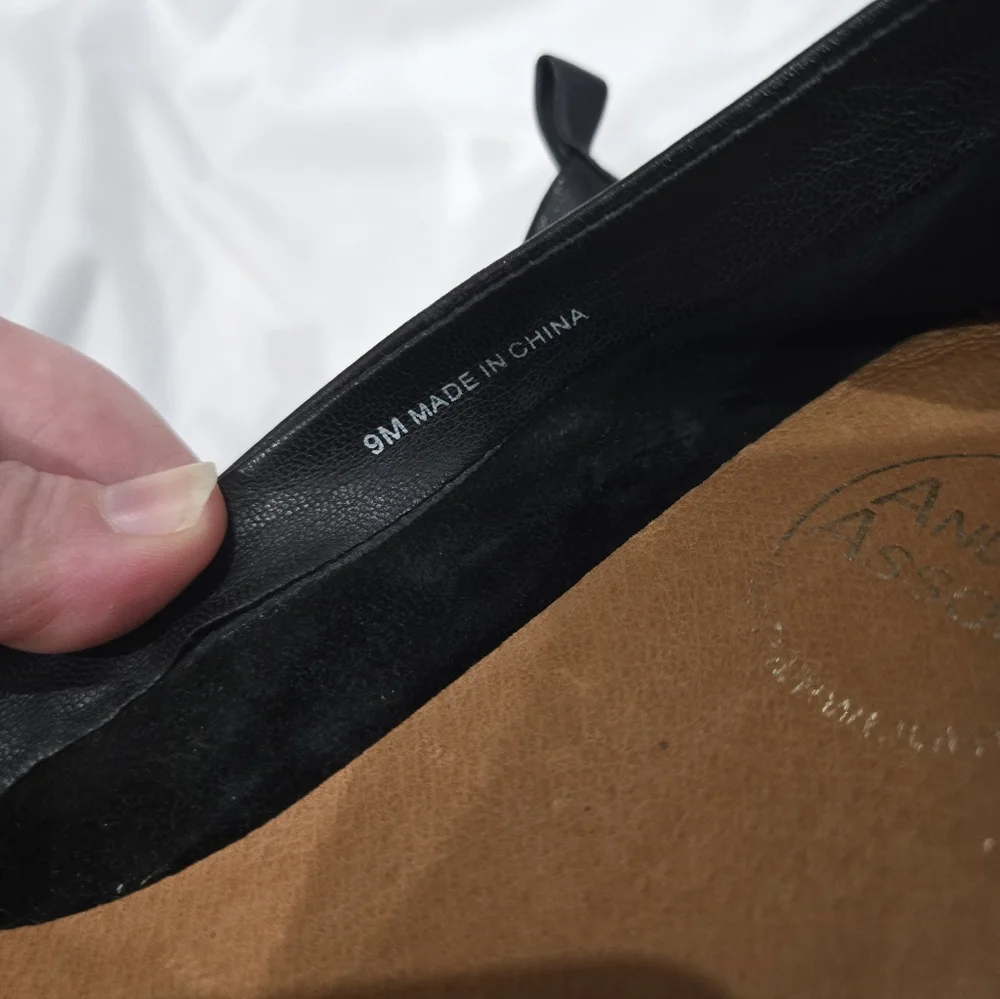 Andre Assous Black Nalah Leather Flats Size 9 - Picture 5 of 8